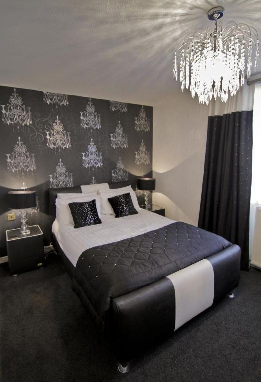 The Burnside Hotel Glasgow Room photo